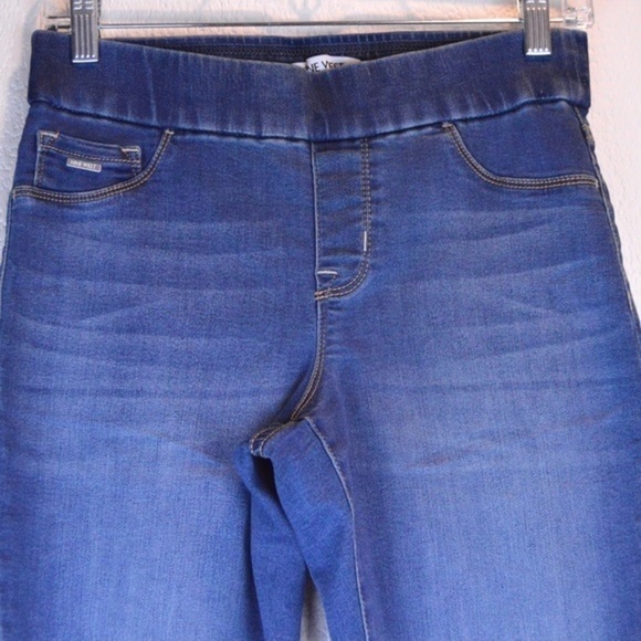 Nine West Heidi Pull On Skinny Jeans, Medium Wash - Size 4 - Picture 3 of 8